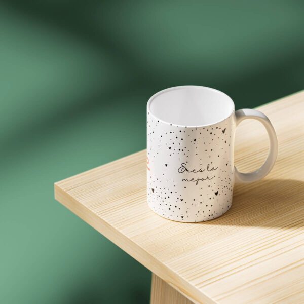 Taza con mensaje clásico “Te amo mamá” en diseño cálido