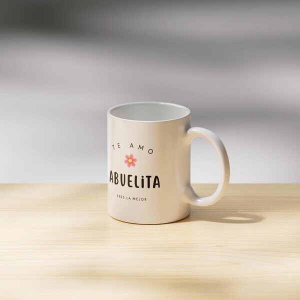 Taza personalizada para abuela con frase emotiva