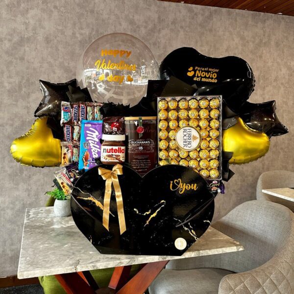 caja de regalo con Buchanan’s 18, Nutella, chocolates y Ferreros