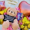 Regalo de cumpleaños con oso de peluche, Ferreros y globo personalizado