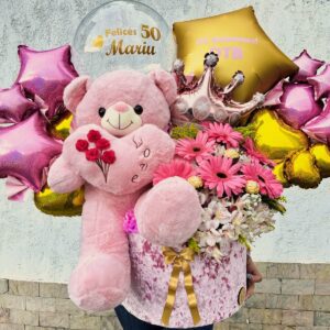 arreglo de flores con peluche de 50 cm y globos personalizados