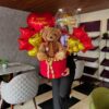 Regalo de San Valentín con peluche gigante, Ferrero Rocher y globos personalizados
